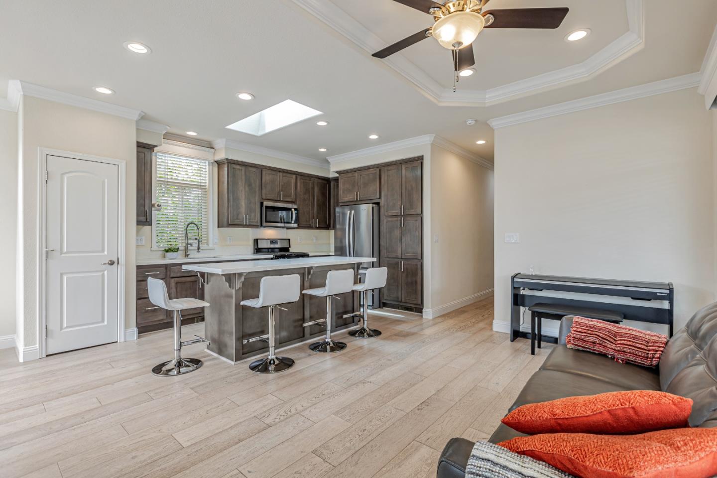 Detail Gallery Image 17 of 60 For 1220 Tasman Dr #25,  Sunnyvale,  CA 94089 - 3 Beds | 2 Baths