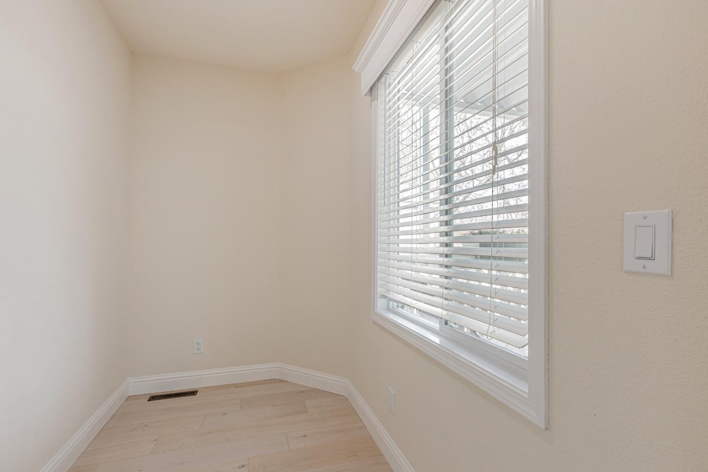 Detail Gallery Image 28 of 60 For 1220 Tasman Dr #25,  Sunnyvale,  CA 94089 - 3 Beds | 2 Baths