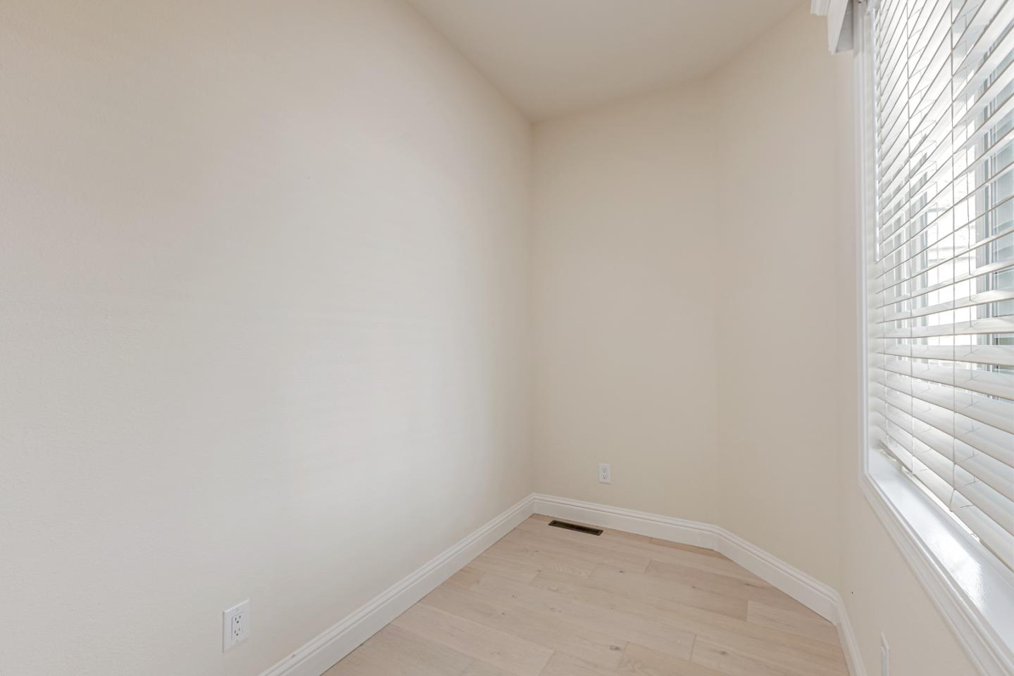 Detail Gallery Image 29 of 60 For 1220 Tasman Dr #25,  Sunnyvale,  CA 94089 - 3 Beds | 2 Baths