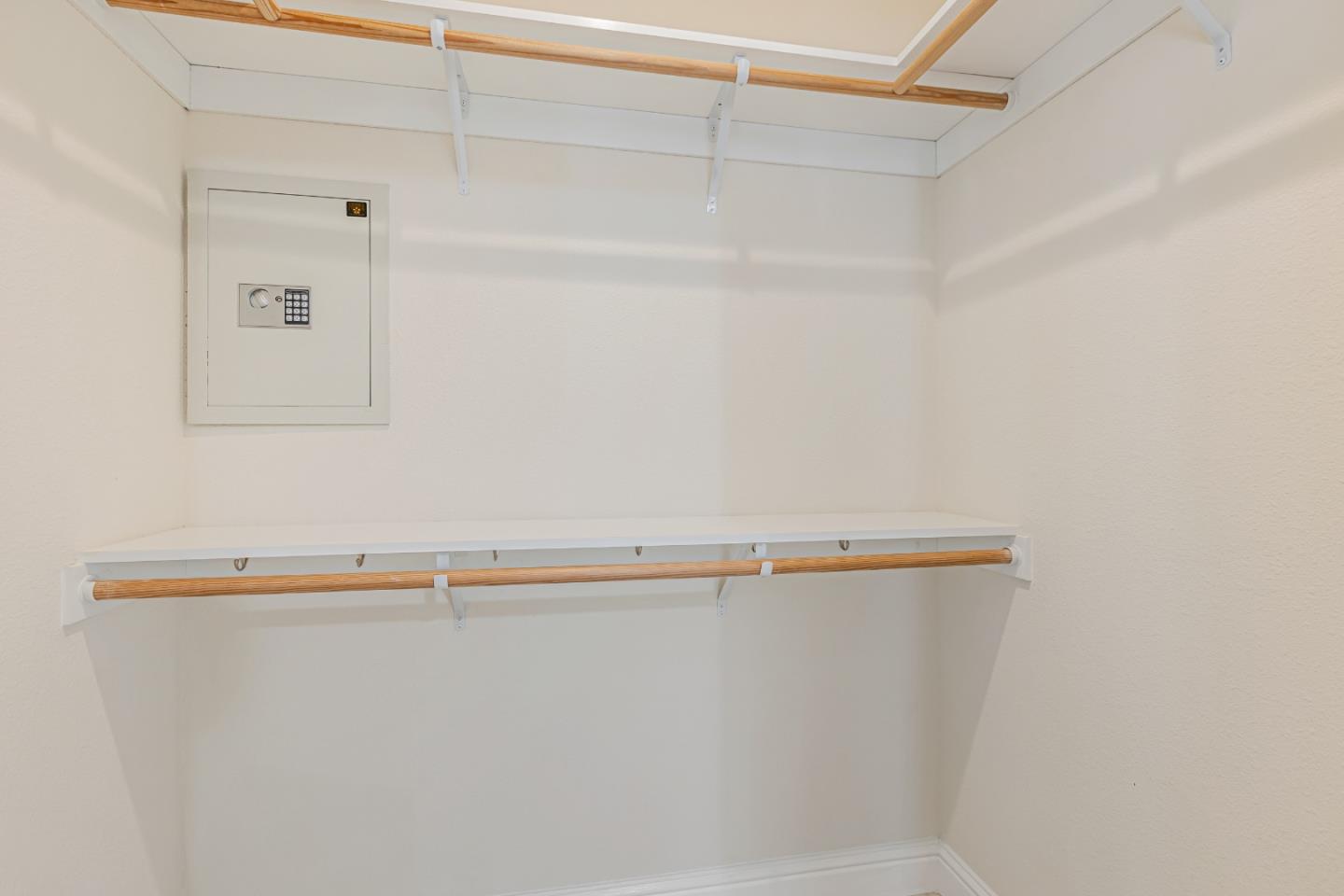 Detail Gallery Image 32 of 60 For 1220 Tasman Dr #25,  Sunnyvale,  CA 94089 - 3 Beds | 2 Baths