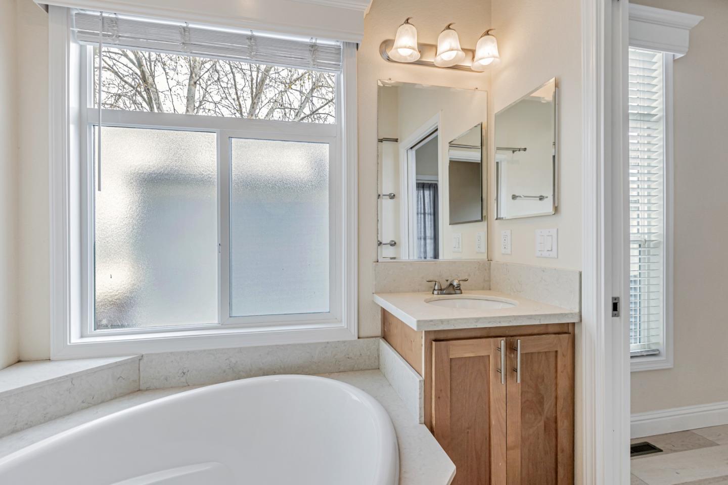 Detail Gallery Image 35 of 60 For 1220 Tasman Dr #25,  Sunnyvale,  CA 94089 - 3 Beds | 2 Baths