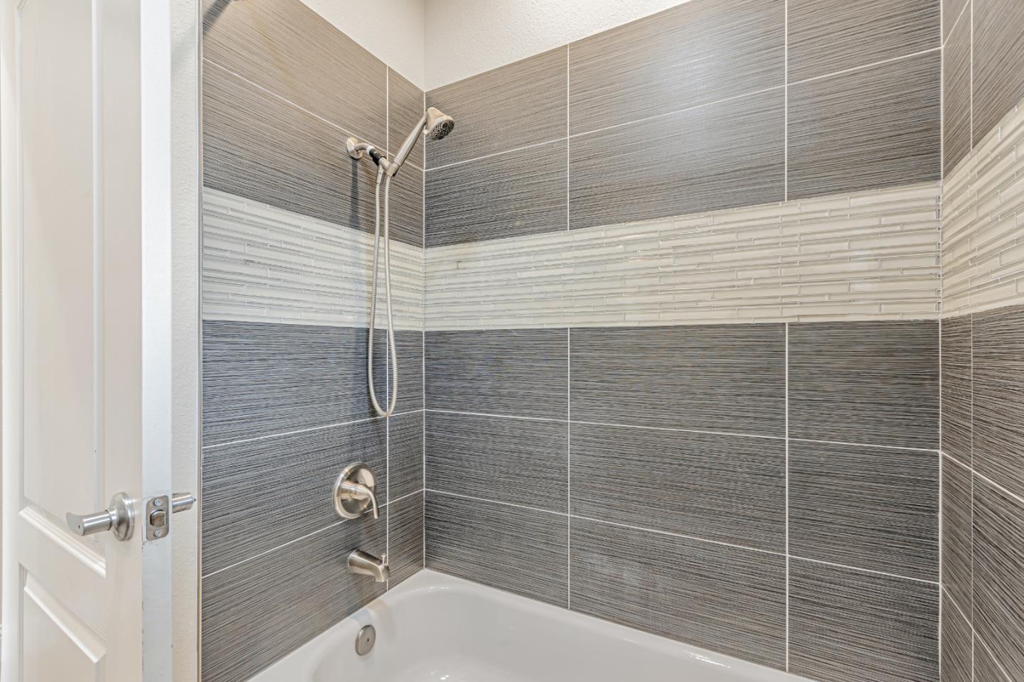 Detail Gallery Image 37 of 60 For 1220 Tasman Dr #25,  Sunnyvale,  CA 94089 - 3 Beds | 2 Baths
