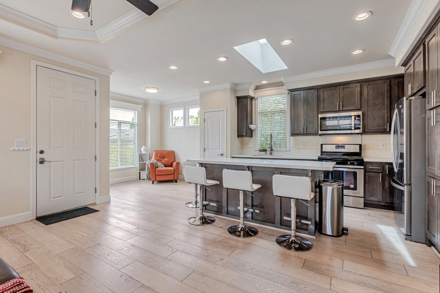 Detail Gallery Image 9 of 60 For 1220 Tasman Dr #25,  Sunnyvale,  CA 94089 - 3 Beds | 2 Baths