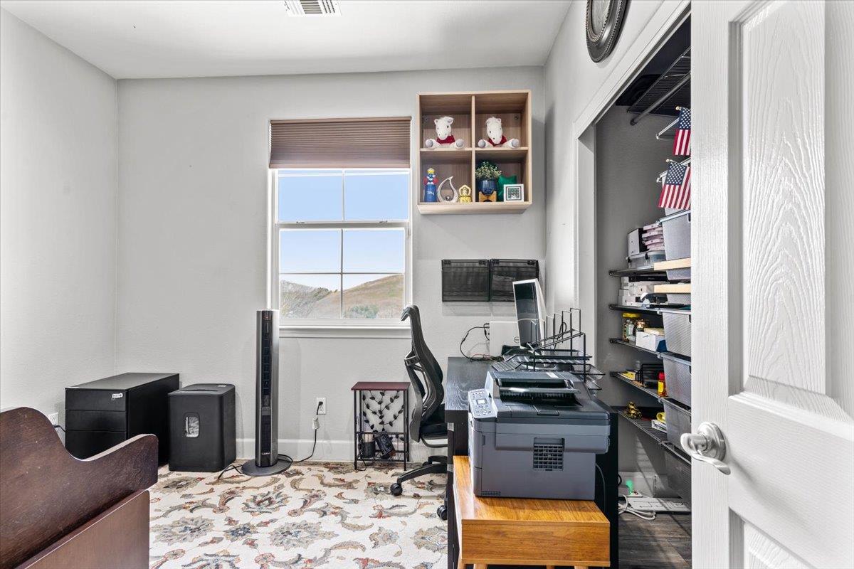 Detail Gallery Image 22 of 30 For 280 Wildhorse Ct, San Jose,  CA 95138 - 5 Beds | 3/1 Baths