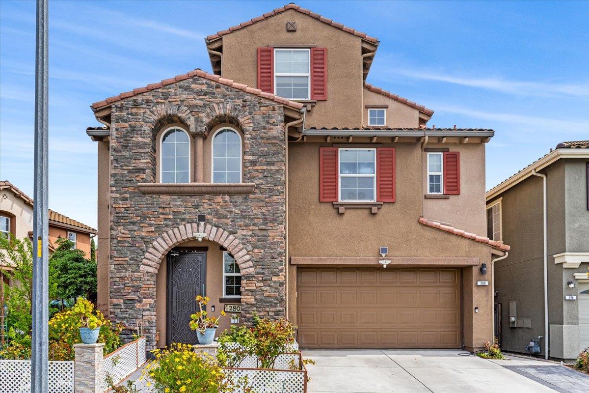 Detail Gallery Image 3 of 30 For 280 Wildhorse Ct, San Jose,  CA 95138 - 5 Beds | 3/1 Baths