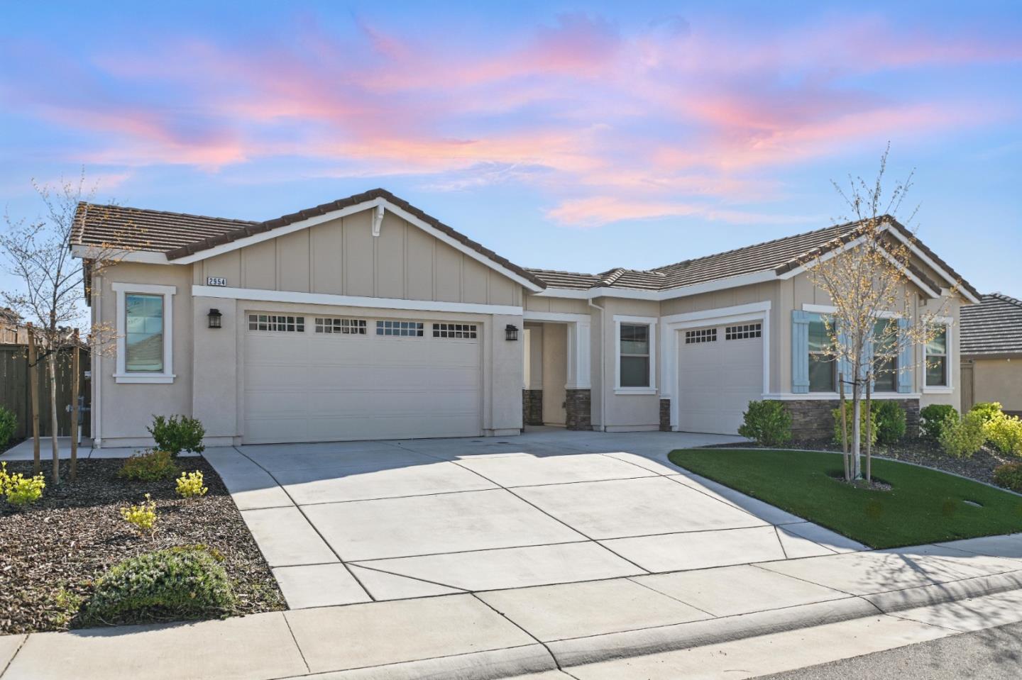 Detail Gallery Image 2 of 42 For 2954 Laredo Dr, Rocklin,  CA 95765 - 5 Beds | 4 Baths
