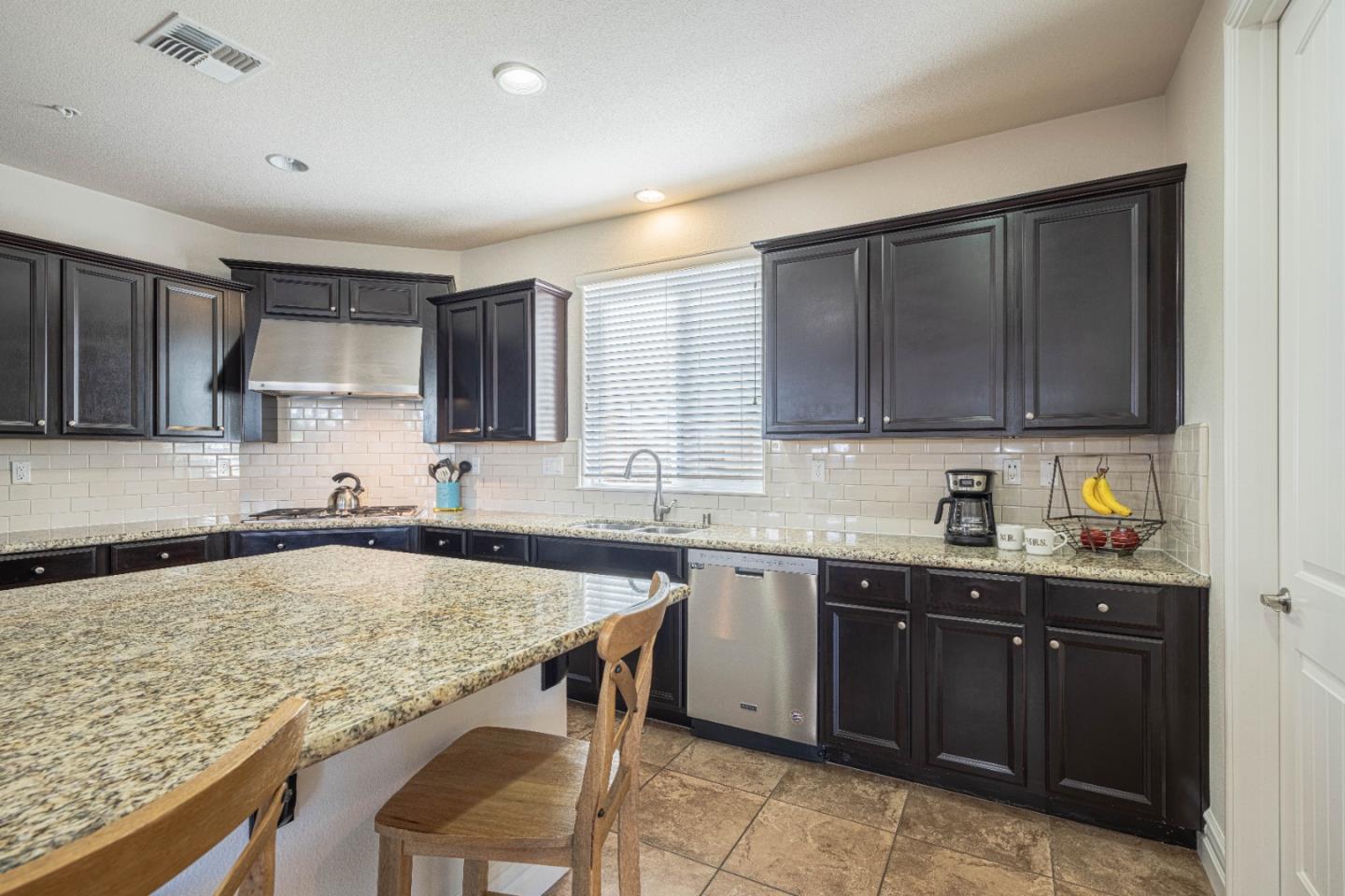 Detail Gallery Image 13 of 42 For 13713 Sherman Blvd, Marina,  CA 93933 - 4 Beds | 2/1 Baths