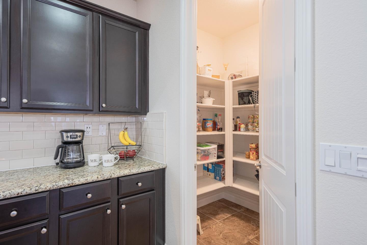 Detail Gallery Image 14 of 42 For 13713 Sherman Blvd, Marina,  CA 93933 - 4 Beds | 2/1 Baths