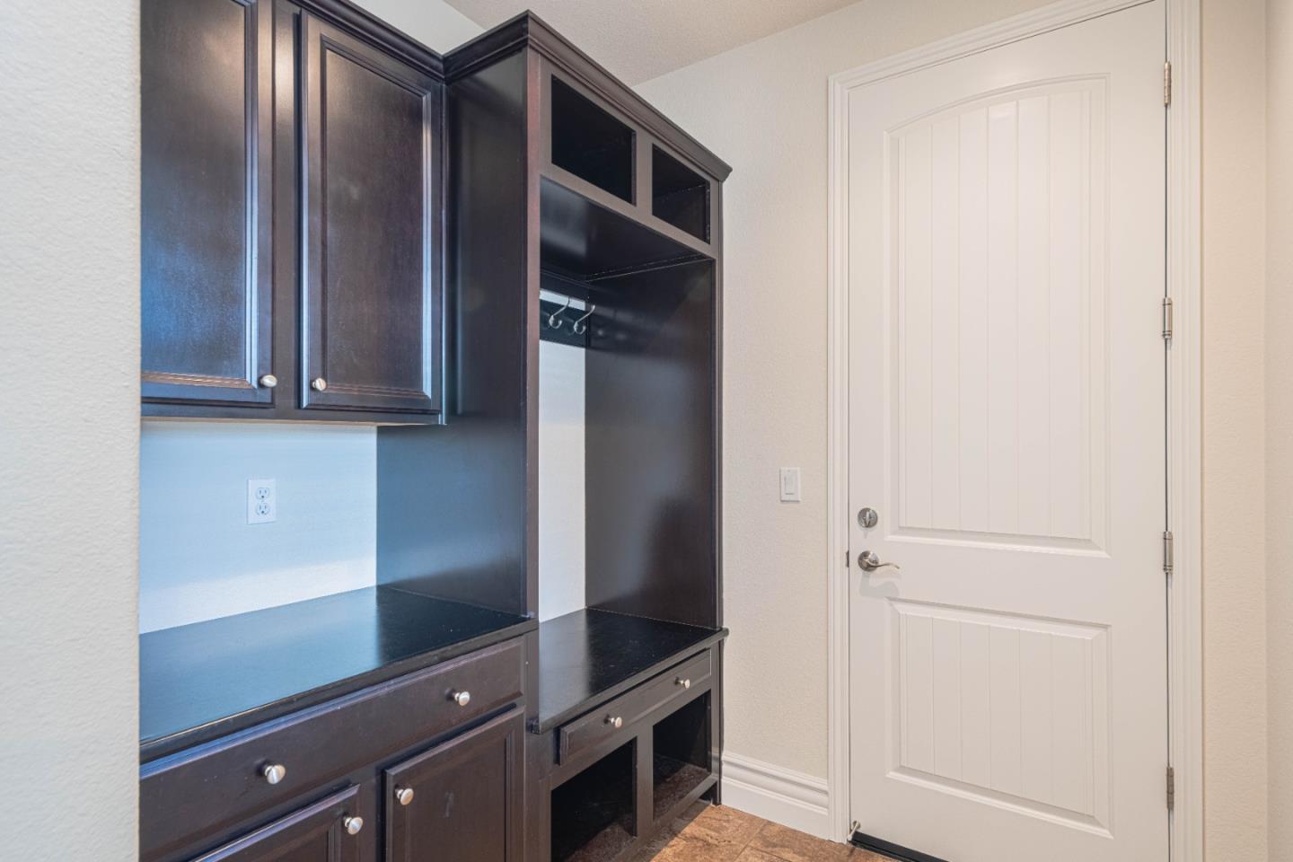 Detail Gallery Image 18 of 42 For 13713 Sherman Blvd, Marina,  CA 93933 - 4 Beds | 2/1 Baths