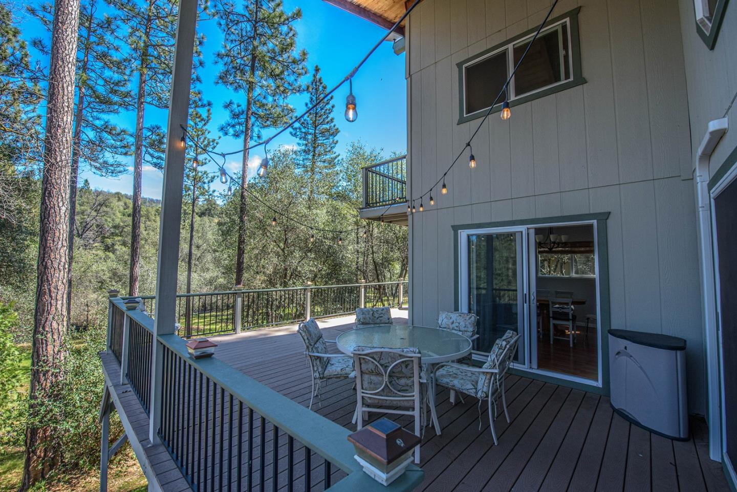 Detail Gallery Image 4 of 36 For 13069 Wells Fargo Dr, Groveland,  CA 95321 - 3 Beds | 3 Baths