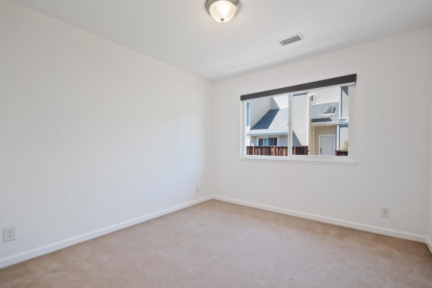 Detail Gallery Image 13 of 33 For 5361 San Simeon Pl, Castro Valley,  CA 94552 - 2 Beds | 2/1 Baths