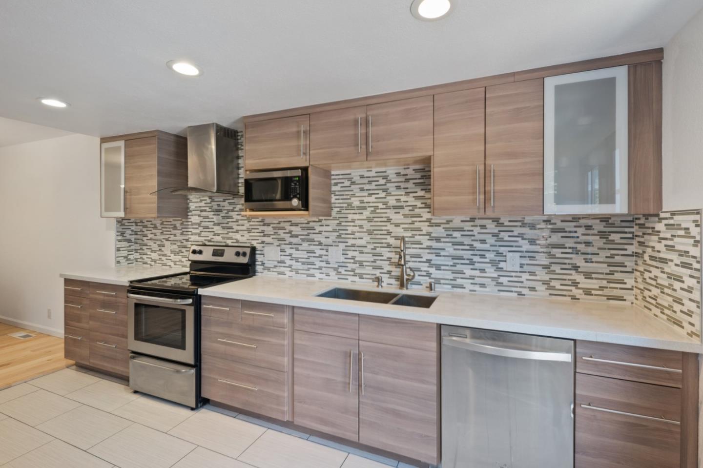 Detail Gallery Image 5 of 33 For 5361 San Simeon Pl, Castro Valley,  CA 94552 - 2 Beds | 2/1 Baths