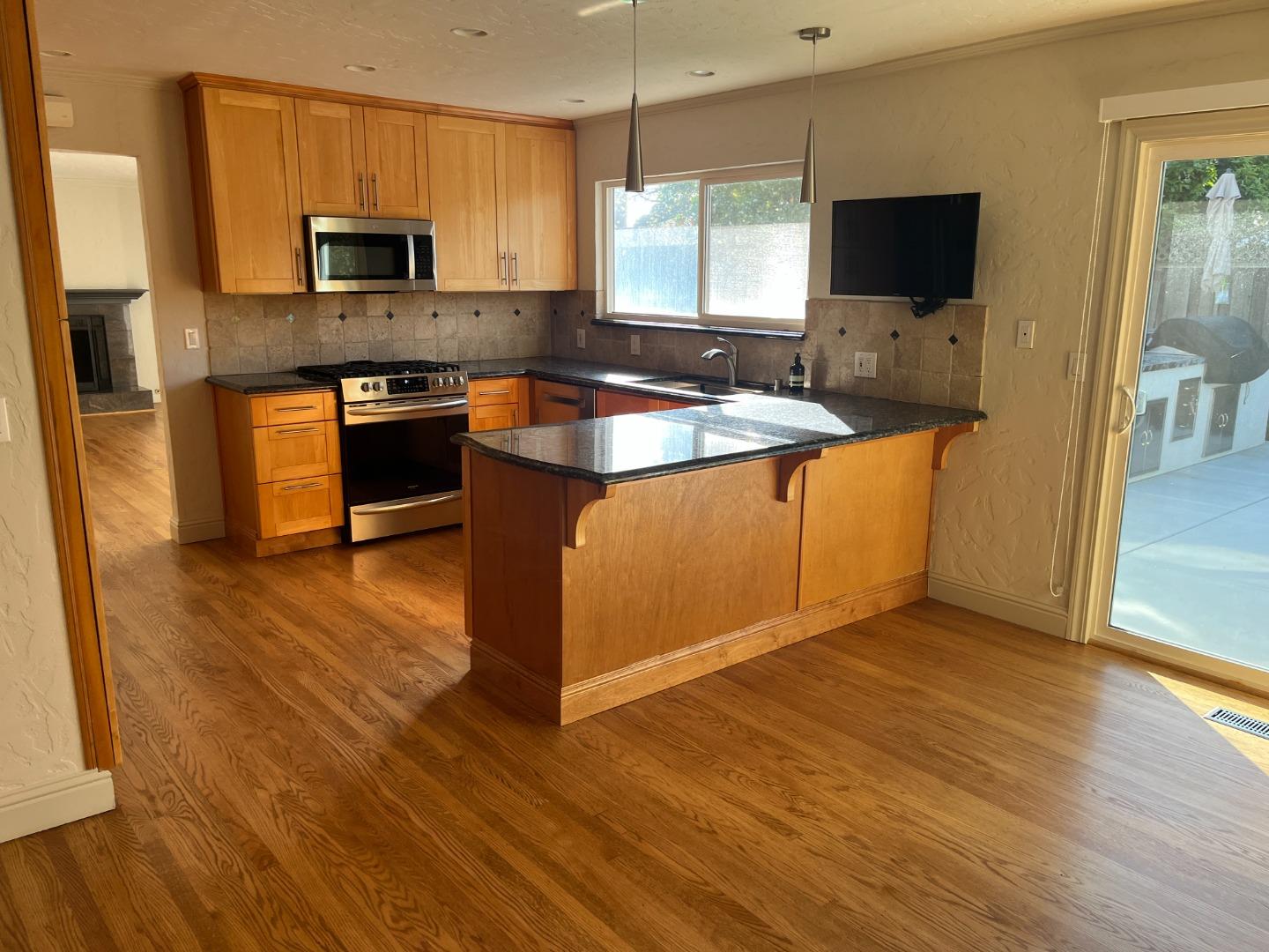 Detail Gallery Image 10 of 13 For 1760 Valpico Dr, San Jose,  CA 95124 - 4 Beds | 2 Baths