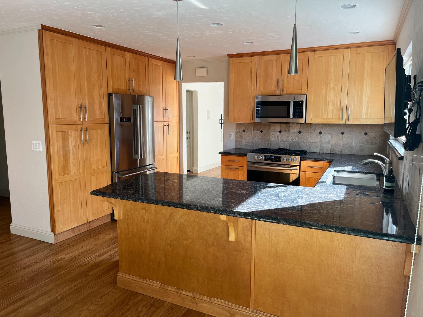 Detail Gallery Image 11 of 13 For 1760 Valpico Dr, San Jose,  CA 95124 - 4 Beds | 2 Baths
