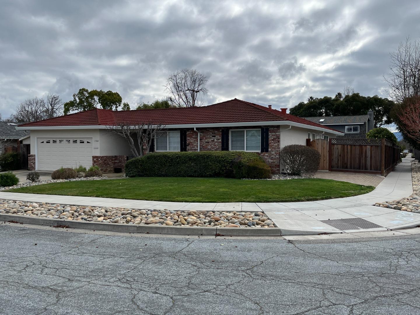 Detail Gallery Image 2 of 13 For 1760 Valpico Dr, San Jose,  CA 95124 - 4 Beds | 2 Baths