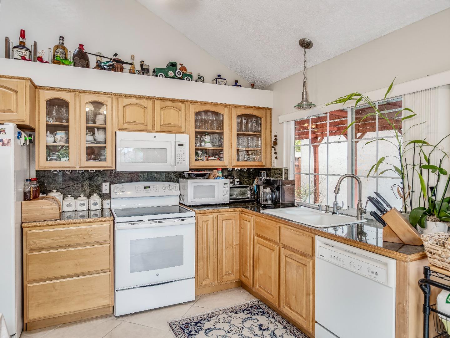 Detail Gallery Image 6 of 25 For 6281 Mountford Dr, San Jose,  CA 95123 - 3 Beds | 2 Baths