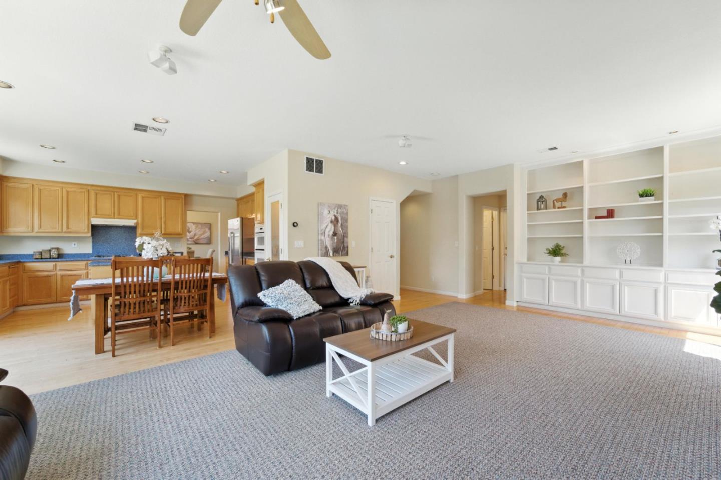 Detail Gallery Image 15 of 44 For 1480 Finch Ln, Gilroy,  CA 95020 - 4 Beds | 3 Baths