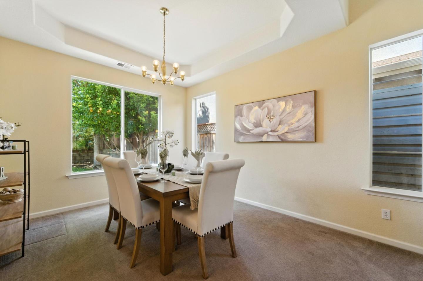 Detail Gallery Image 7 of 44 For 1480 Finch Ln, Gilroy,  CA 95020 - 4 Beds | 3 Baths