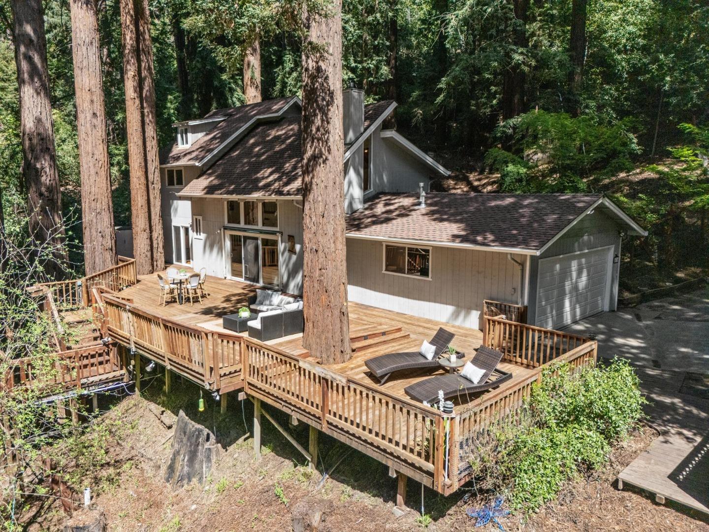 Detail Gallery Image 1 of 55 For 16306 Redwood Lodge Rd, Los Gatos,  CA 95033 - 3 Beds | 2 Baths