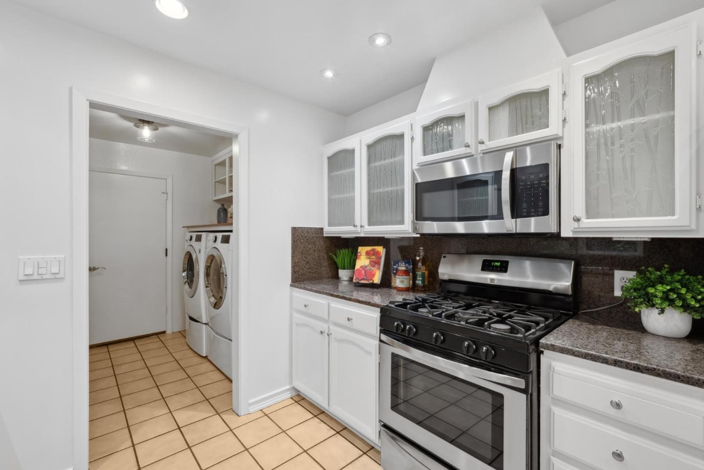 Detail Gallery Image 13 of 55 For 16306 Redwood Lodge Rd, Los Gatos,  CA 95033 - 3 Beds | 2 Baths