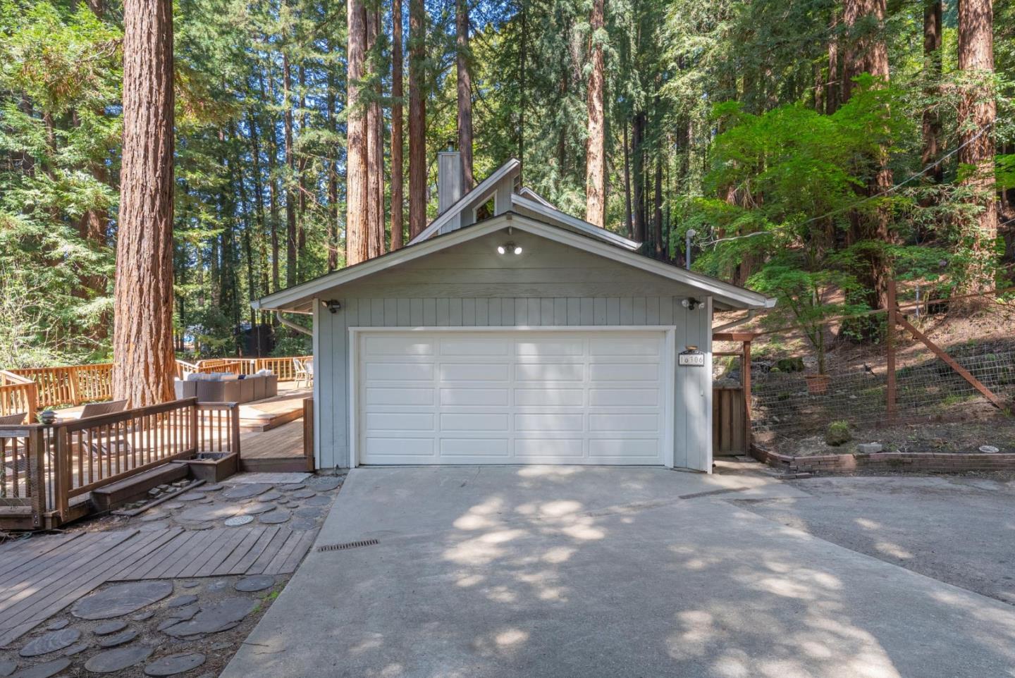 Detail Gallery Image 8 of 55 For 16306 Redwood Lodge Rd, Los Gatos,  CA 95033 - 3 Beds | 2 Baths