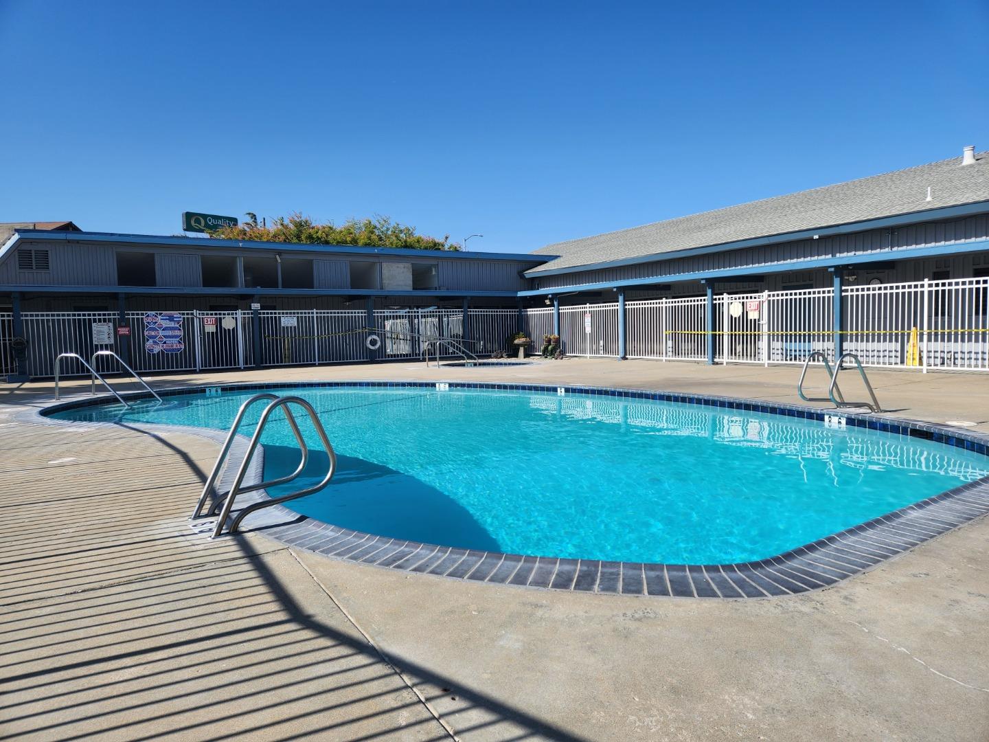 Detail Gallery Image 8 of 19 For 150 Kern St #92,  Salinas,  CA 93905 - 3 Beds | 2 Baths