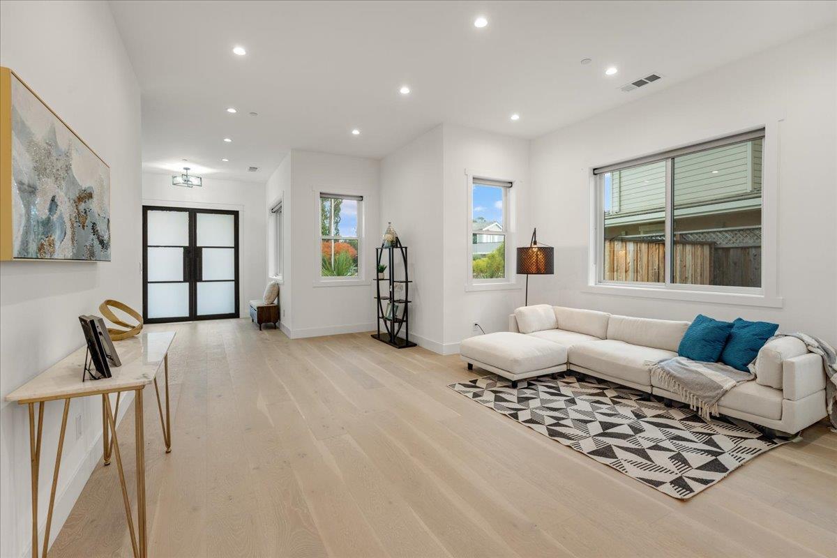 Detail Gallery Image 10 of 63 For 2555 Benson Ave, Santa Cruz,  CA 95065 - 4 Beds | 3/1 Baths