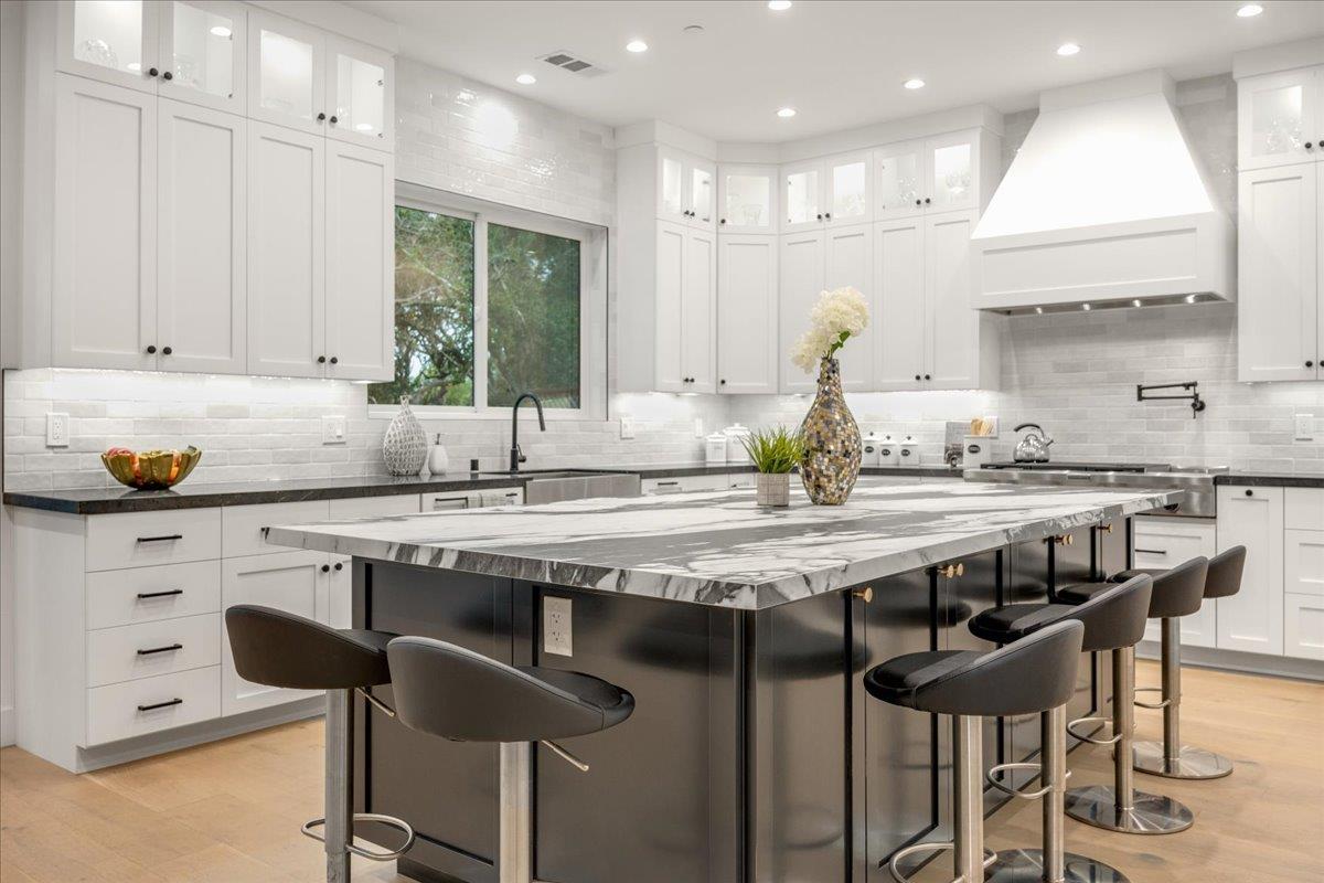Detail Gallery Image 14 of 63 For 2555 Benson Ave, Santa Cruz,  CA 95065 - 4 Beds | 3/1 Baths