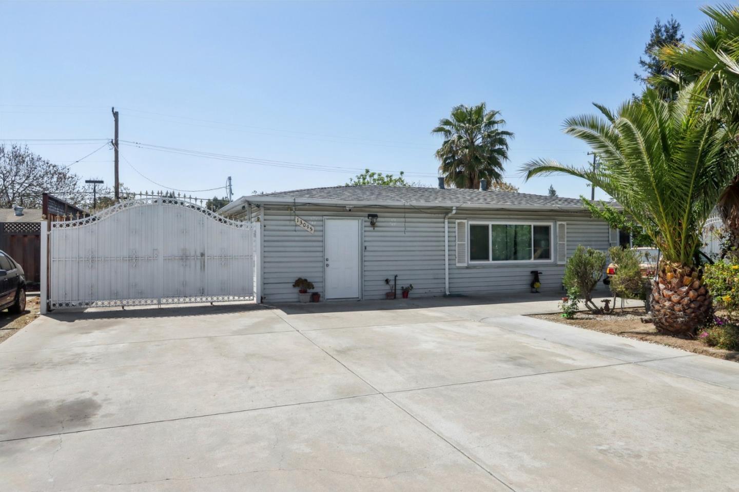 Detail Gallery Image 1 of 23 For 13015 Pfeifle Ave, San Jose,  CA 95111 - 3 Beds | 1 Baths