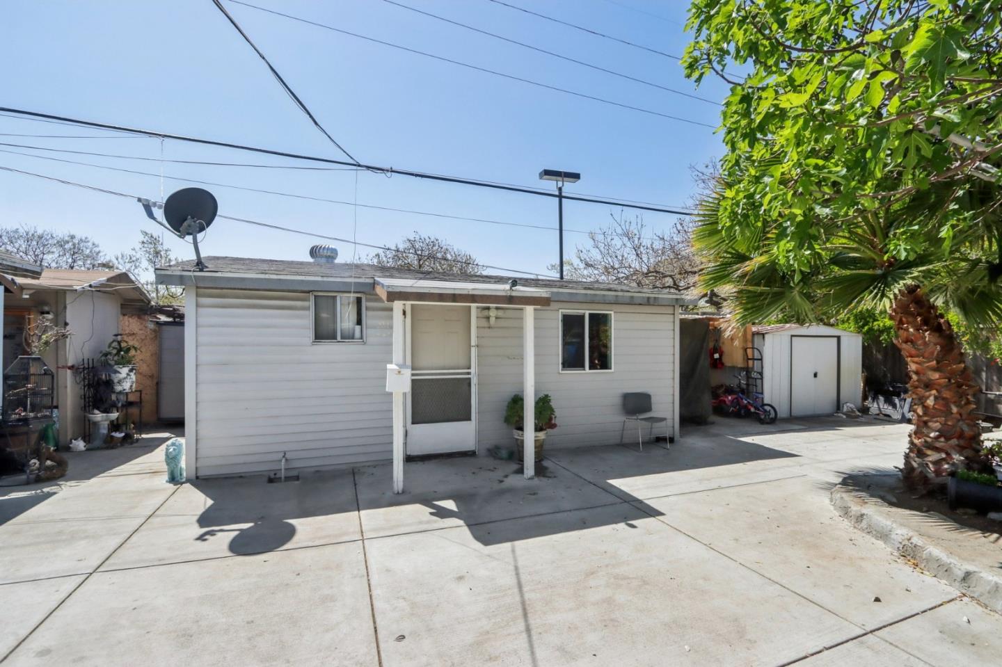 Detail Gallery Image 4 of 23 For 13015 Pfeifle Ave, San Jose,  CA 95111 - 3 Beds | 1 Baths