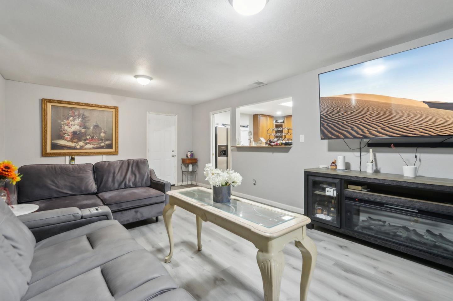 Detail Gallery Image 5 of 23 For 13015 Pfeifle Ave, San Jose,  CA 95111 - 3 Beds | 1 Baths