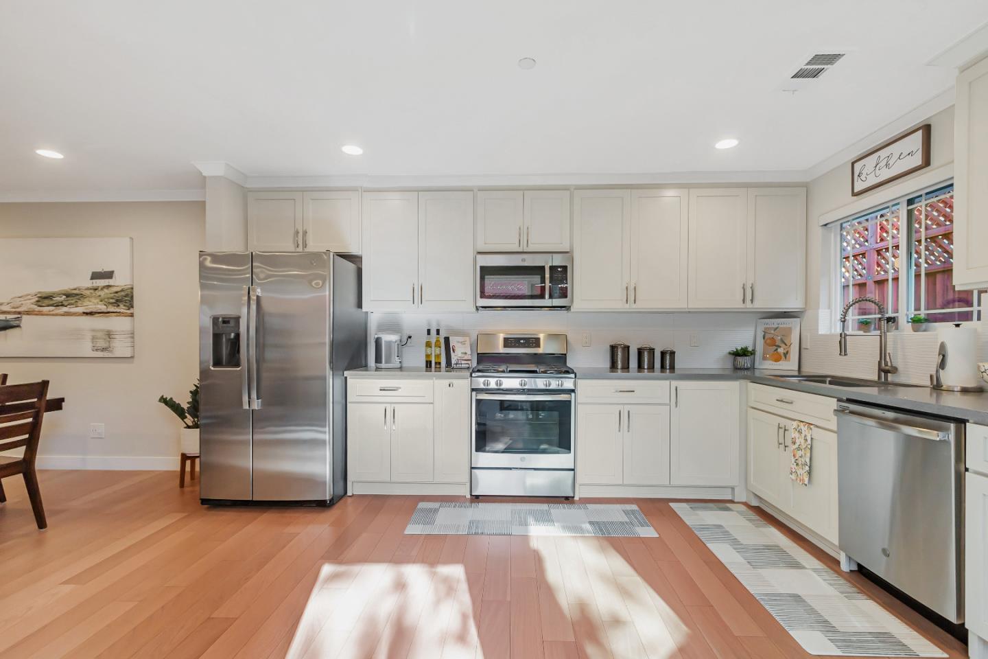Detail Gallery Image 11 of 47 For 423 Douglas Pl, San Jose,  CA 95126 - 3 Beds | 2/1 Baths