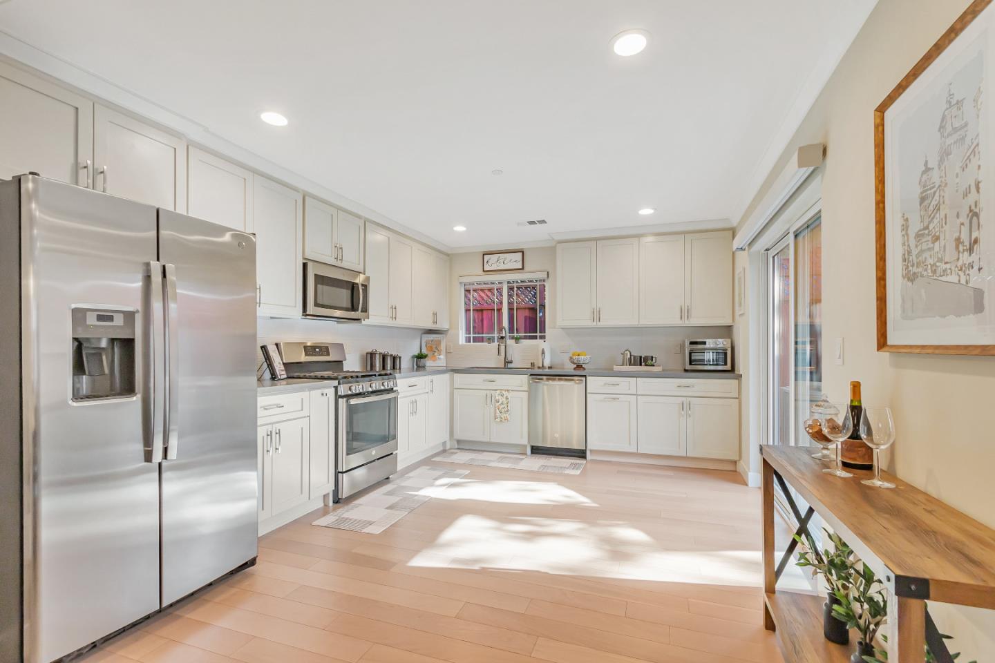 Detail Gallery Image 12 of 47 For 423 Douglas Pl, San Jose,  CA 95126 - 3 Beds | 2/1 Baths