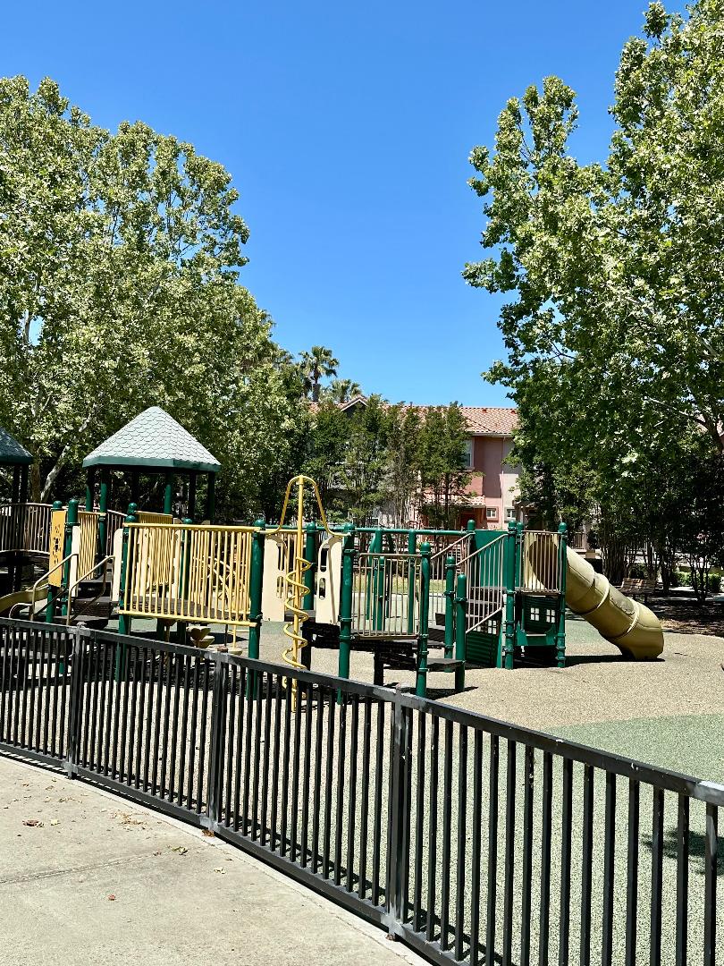 Detail Gallery Image 51 of 51 For 423 Douglas Pl, San Jose,  CA 95126 - 3 Beds | 2/1 Baths