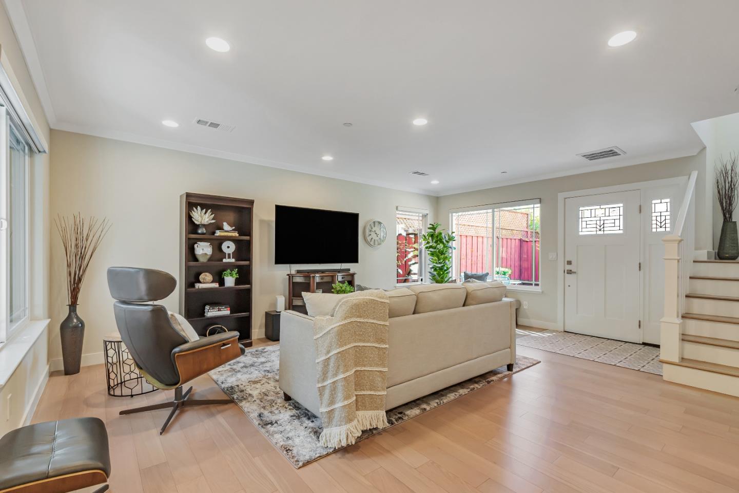 Detail Gallery Image 6 of 47 For 423 Douglas Pl, San Jose,  CA 95126 - 3 Beds | 2/1 Baths