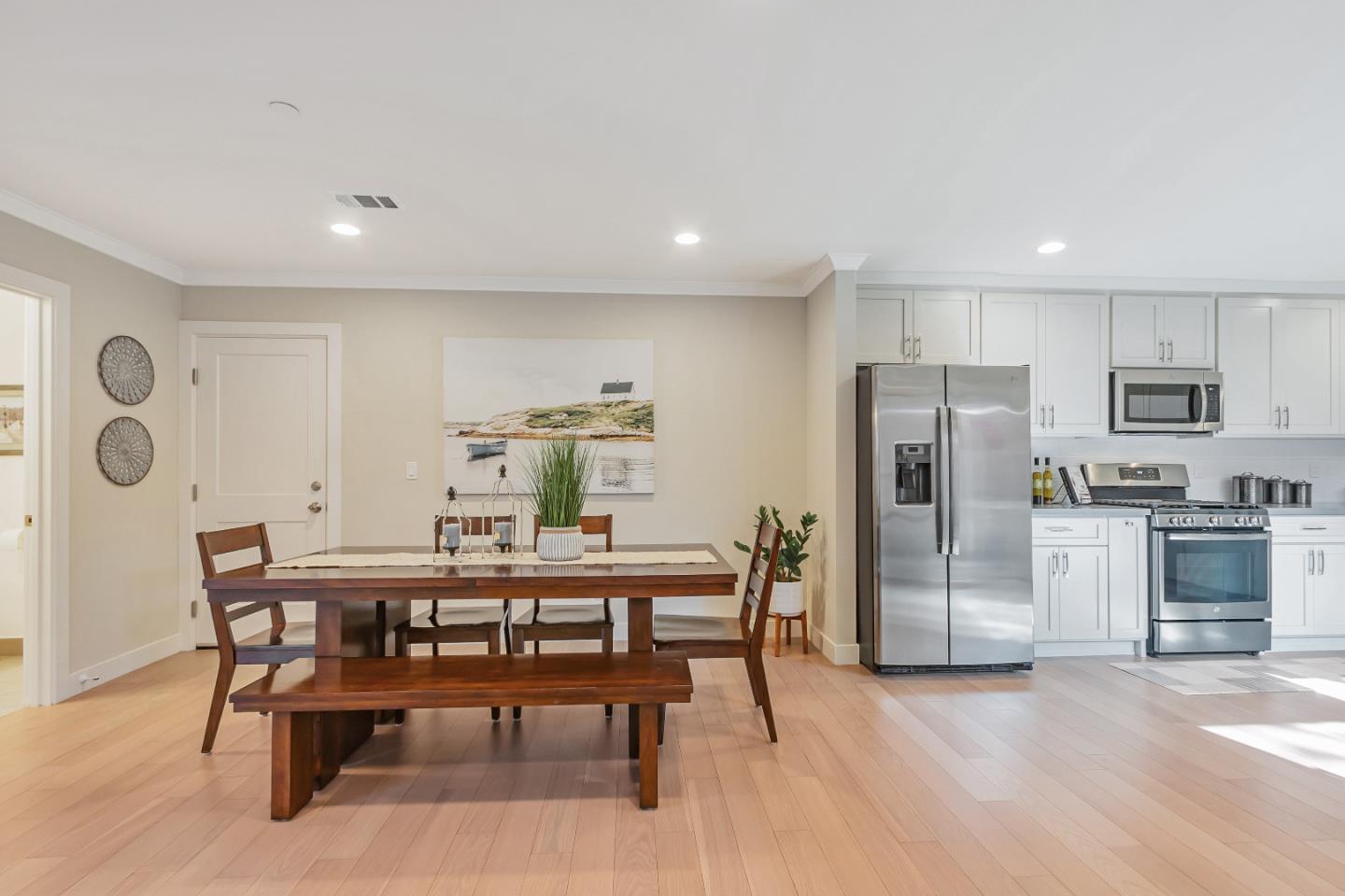 Detail Gallery Image 8 of 47 For 423 Douglas Pl, San Jose,  CA 95126 - 3 Beds | 2/1 Baths