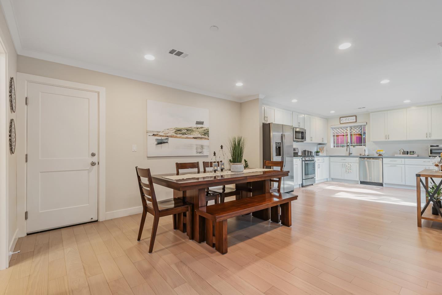Detail Gallery Image 9 of 47 For 423 Douglas Pl, San Jose,  CA 95126 - 3 Beds | 2/1 Baths