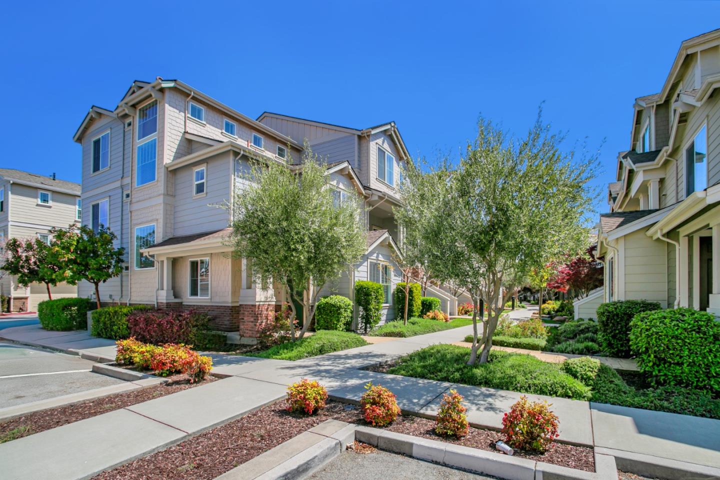 Detail Gallery Image 2 of 38 For 18547 Poppy Jasper Ln, Morgan Hill,  CA 95037 - 4 Beds | 3/1 Baths