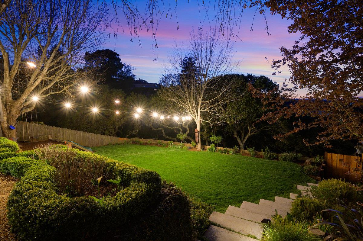 Detail Gallery Image 13 of 40 For 2104 Forest Ave, Belmont,  CA 94002 - 5 Beds | 4 Baths