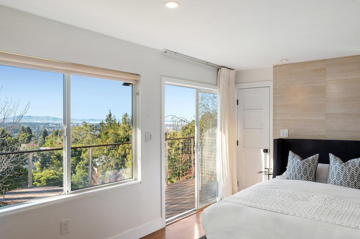 Detail Gallery Image 16 of 40 For 2104 Forest Ave, Belmont,  CA 94002 - 5 Beds | 4 Baths