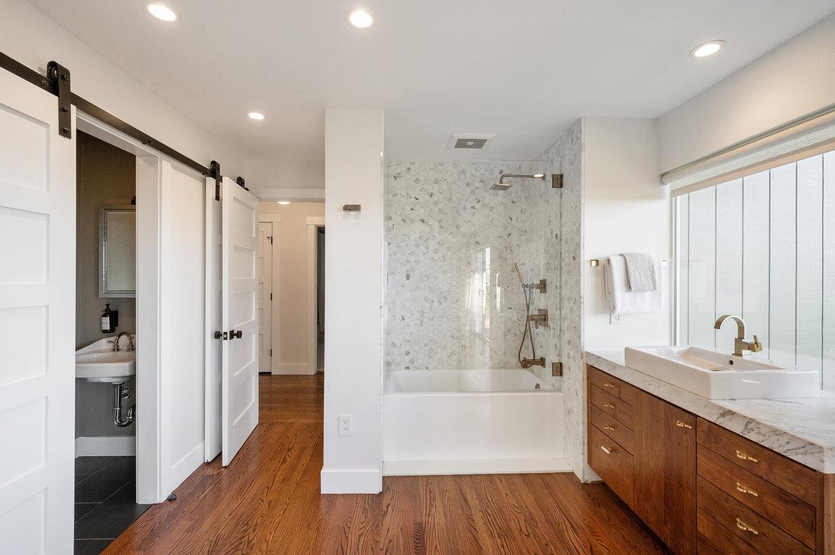 Detail Gallery Image 18 of 40 For 2104 Forest Ave, Belmont,  CA 94002 - 5 Beds | 4 Baths