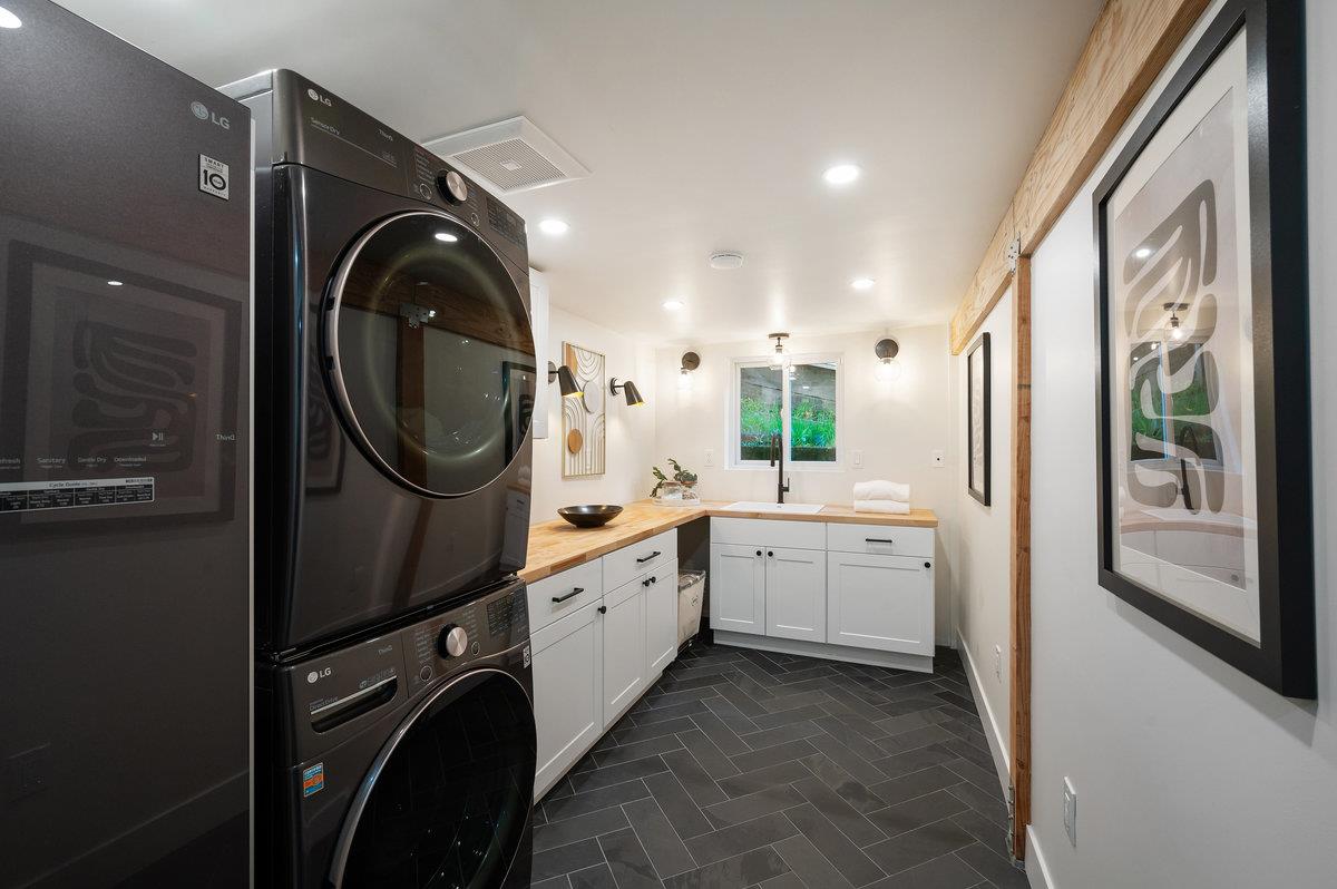 Detail Gallery Image 28 of 40 For 2104 Forest Ave, Belmont,  CA 94002 - 5 Beds | 4 Baths