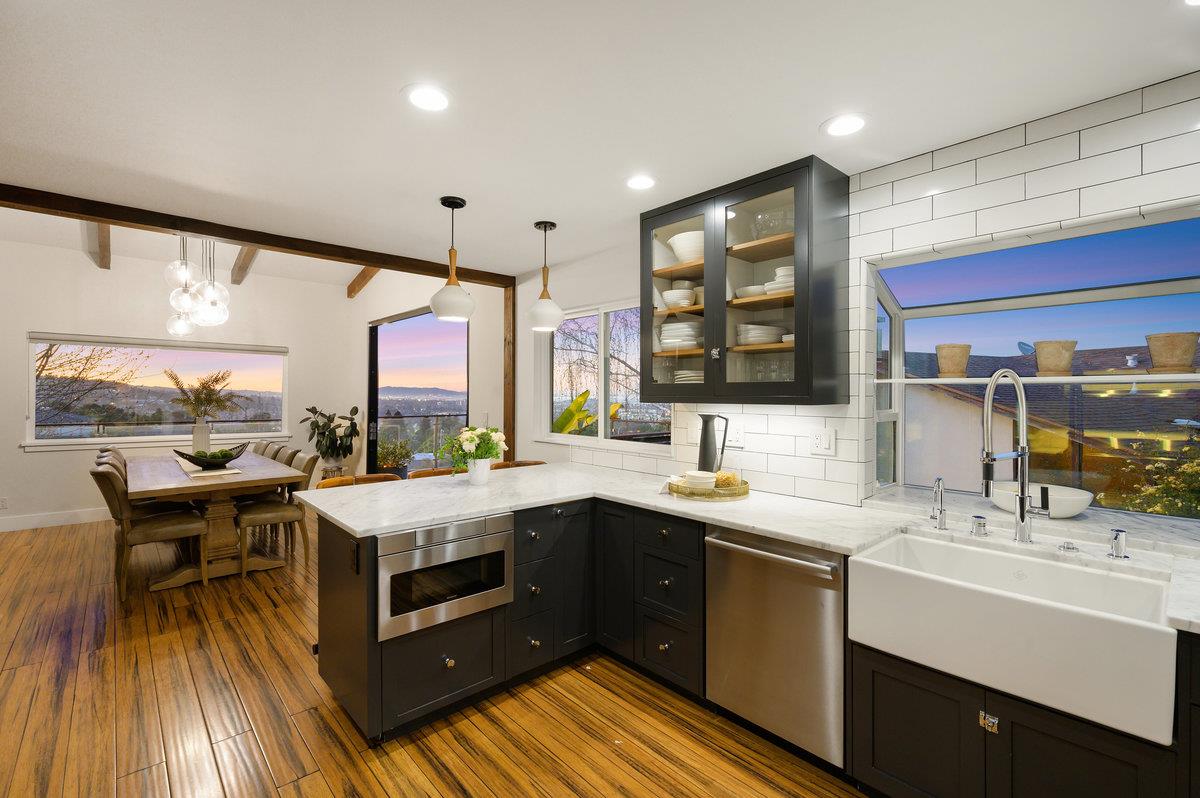 Detail Gallery Image 9 of 40 For 2104 Forest Ave, Belmont,  CA 94002 - 5 Beds | 4 Baths