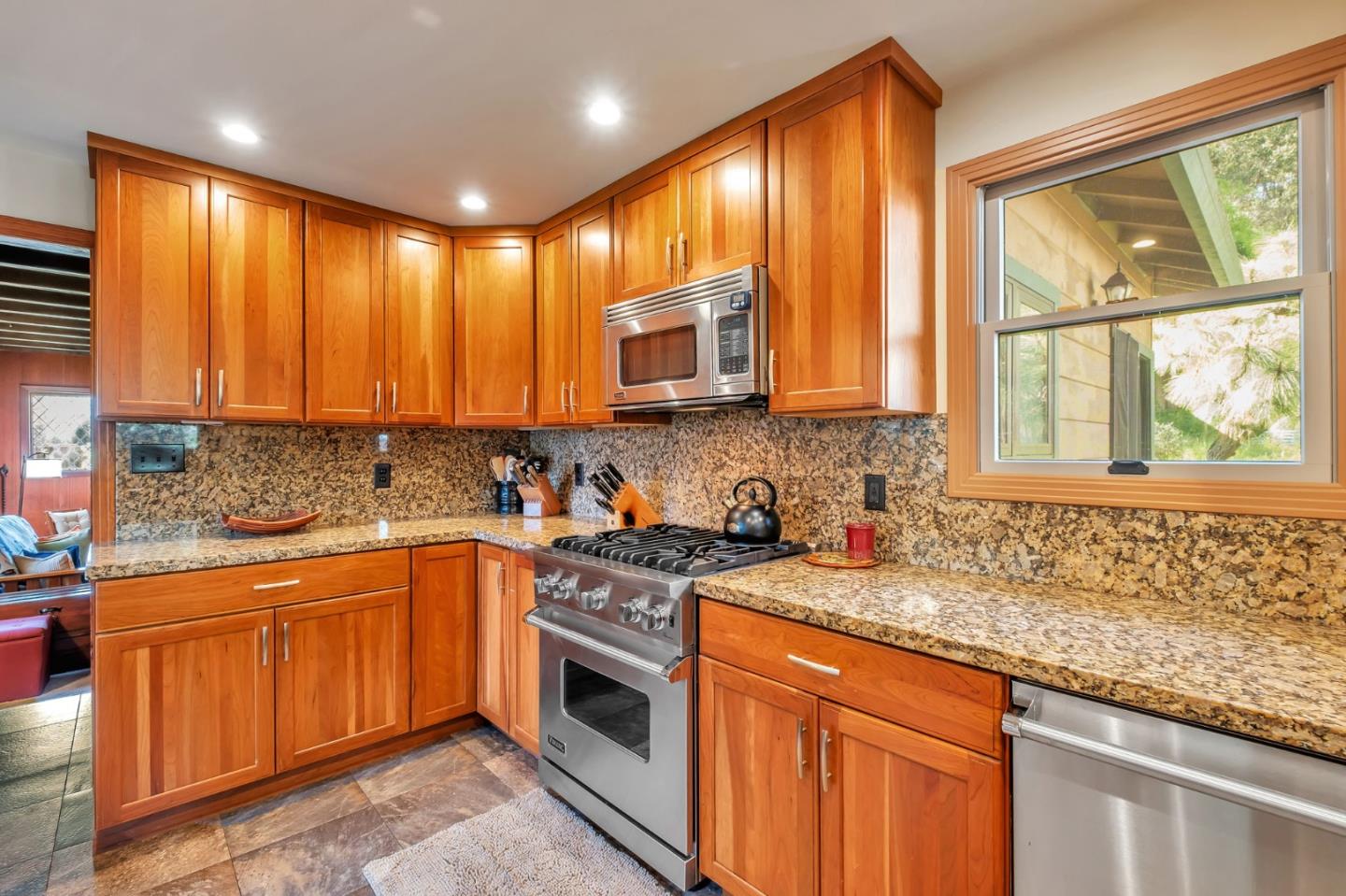 Detail Gallery Image 16 of 31 For 332 Blair St, Felton,  CA 95018 - 2 Beds | 1 Baths