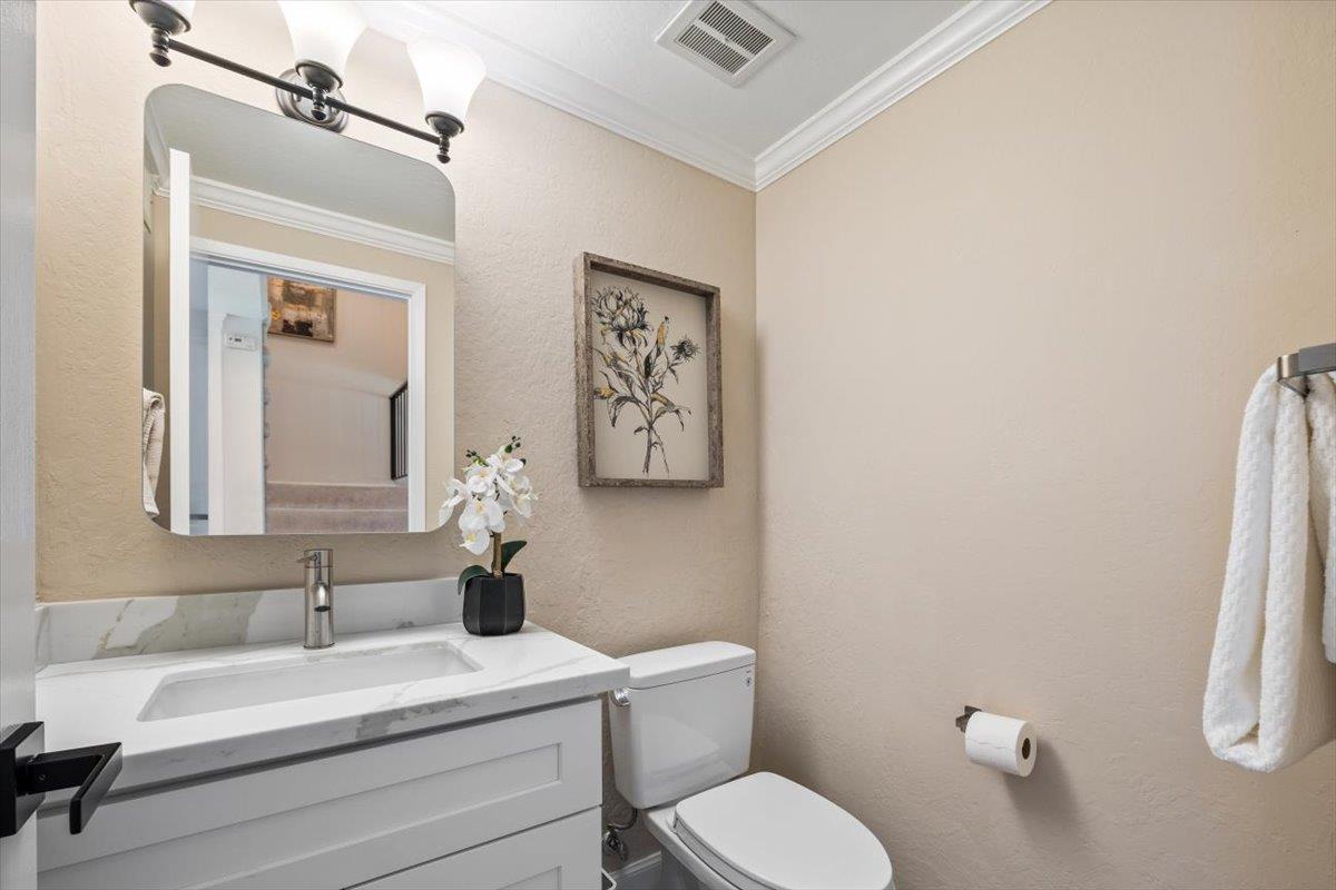 Detail Gallery Image 22 of 44 For 714 Comet Dr, Foster City,  CA 94404 - 3 Beds | 2/1 Baths