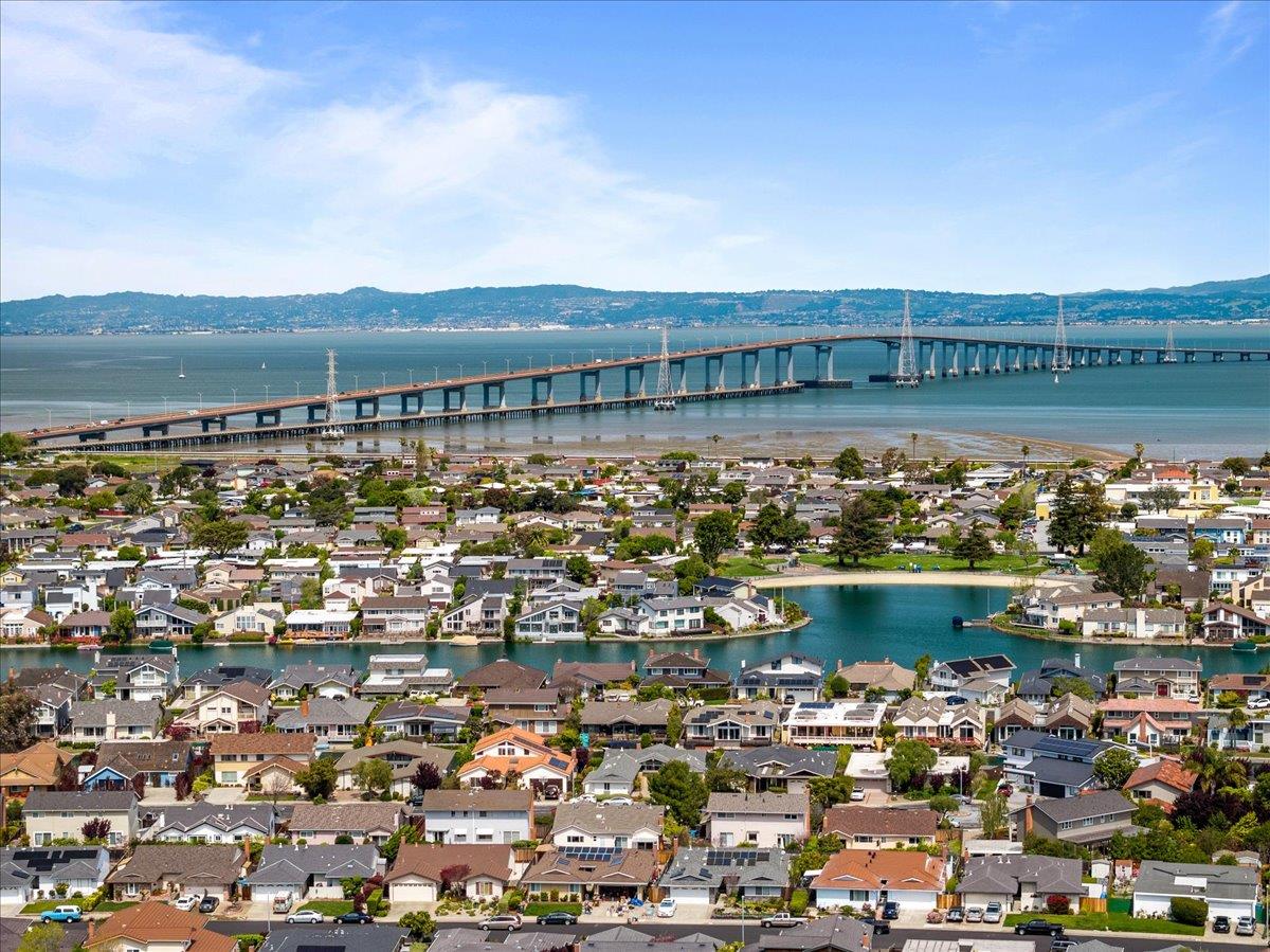 Detail Gallery Image 41 of 44 For 714 Comet Dr, Foster City,  CA 94404 - 3 Beds | 2/1 Baths