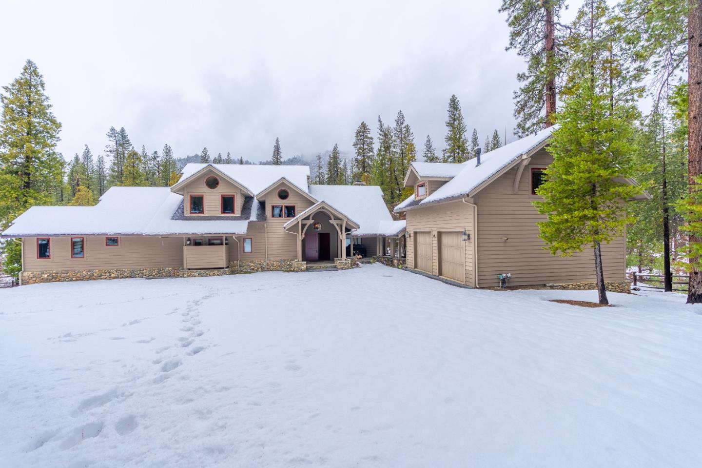 Detail Gallery Image 18 of 91 For 7899 Forest Dr, Yosemite National Park,  CA 95389 - 6 Beds | 6/1 Baths