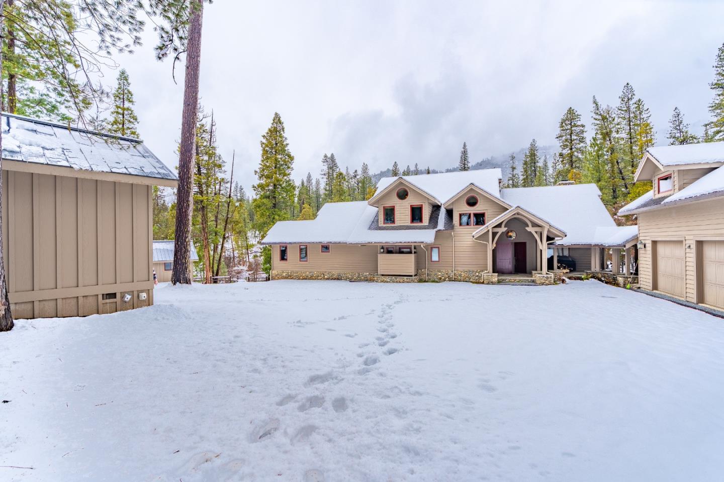 Detail Gallery Image 19 of 91 For 7899 Forest Dr, Yosemite National Park,  CA 95389 - 6 Beds | 6/1 Baths