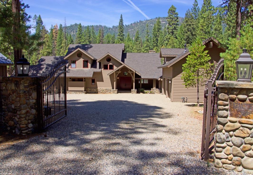 Detail Gallery Image 2 of 91 For 7899 Forest Dr, Yosemite National Park,  CA 95389 - 6 Beds | 6/1 Baths