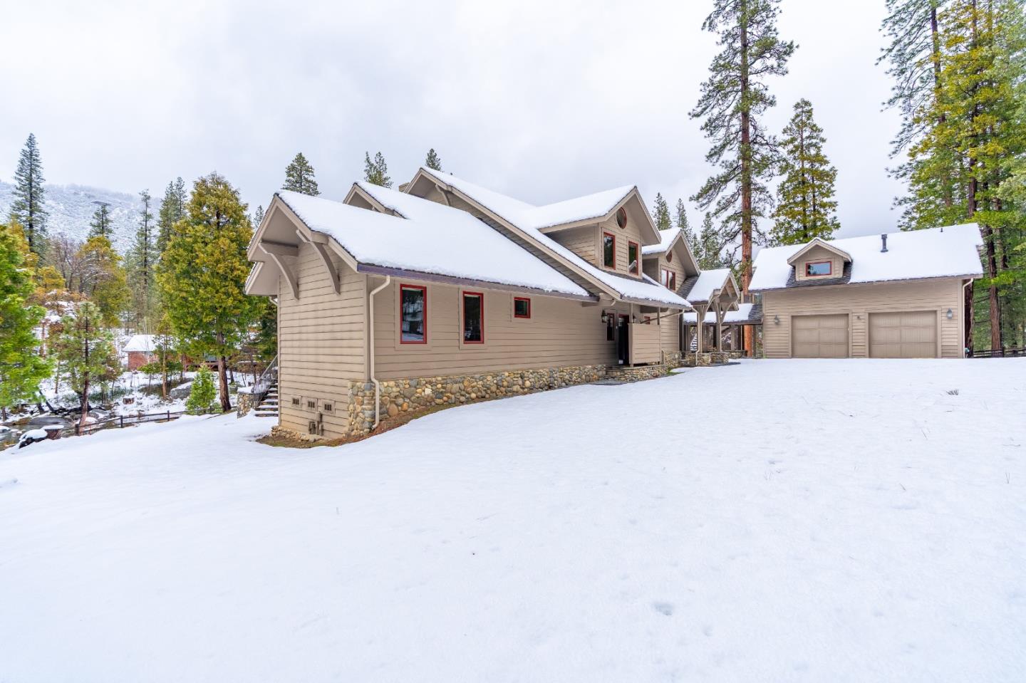 Detail Gallery Image 20 of 91 For 7899 Forest Dr, Yosemite National Park,  CA 95389 - 6 Beds | 6/1 Baths